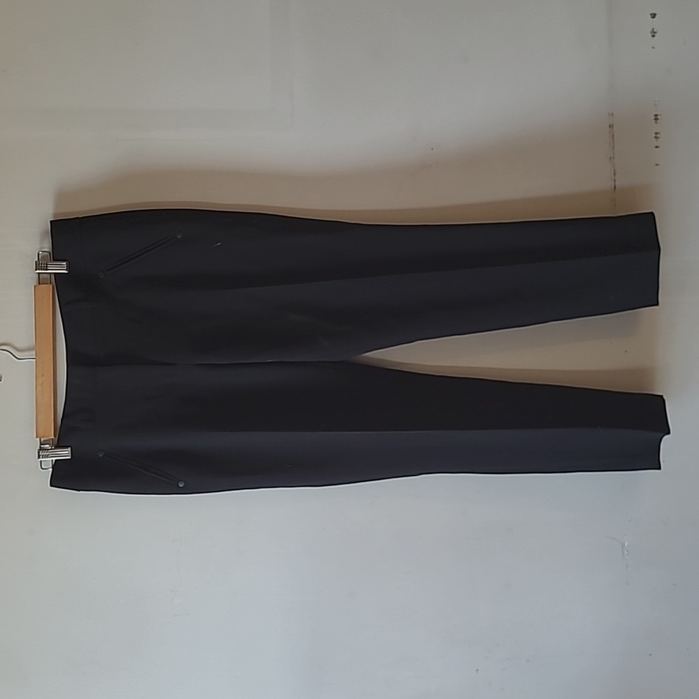KARL LAGERFELD LADIES SKINNY BLACK DRESS PANT. SIZE 6. NEW WITHOUT TAG
